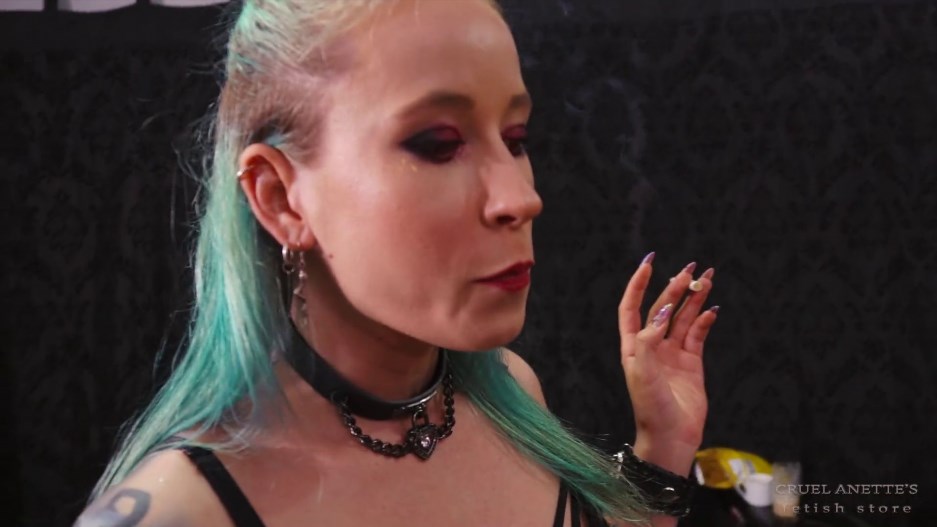 Cruel Anettes Fetish World - Minnie Manga - Well Deserved Spitting